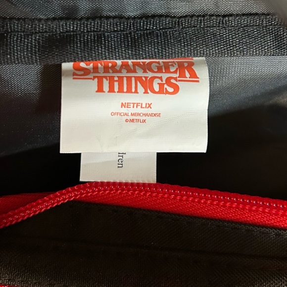 Stranger Things Fanny pack - Picture 5 of 6